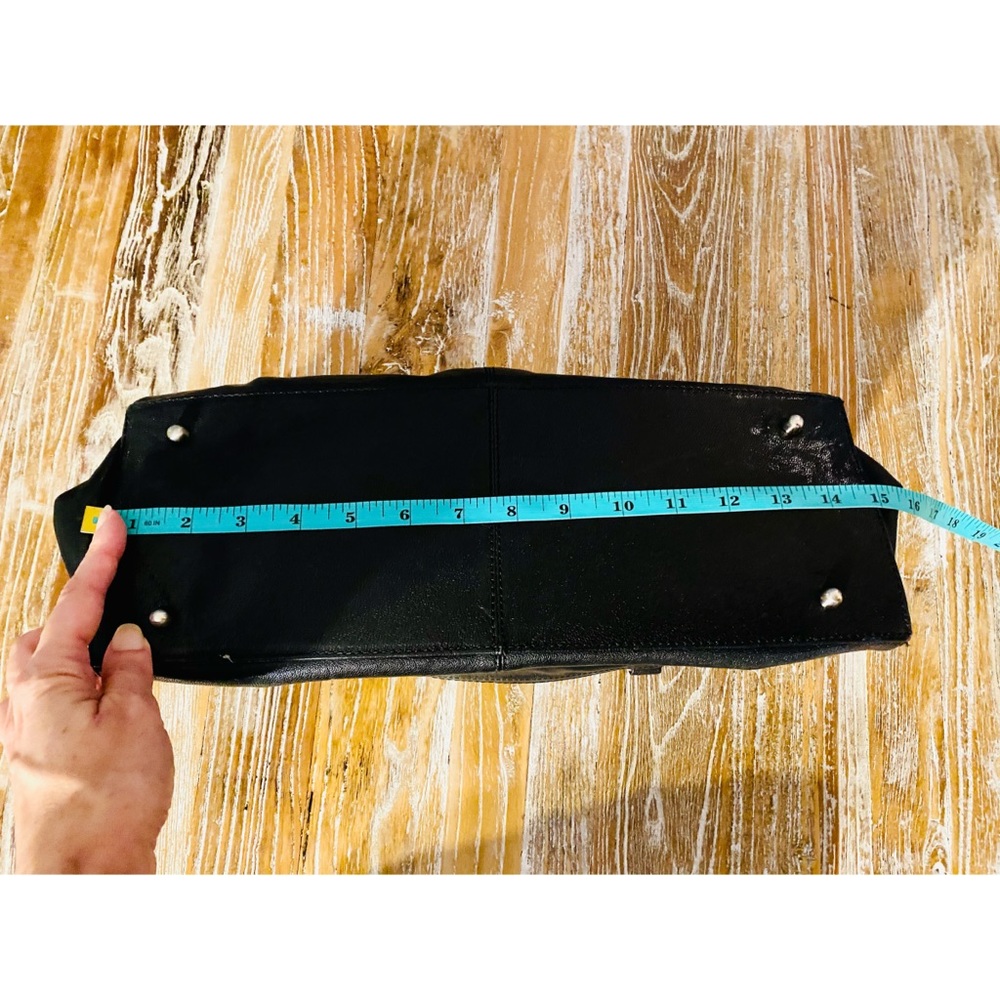 BCBG MAXAZRIA Black leather bag metal chain straps - Picture 3 of 13